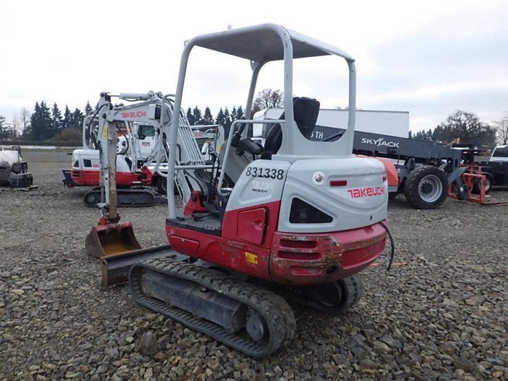 2016-takeuchi-tb230-image-5