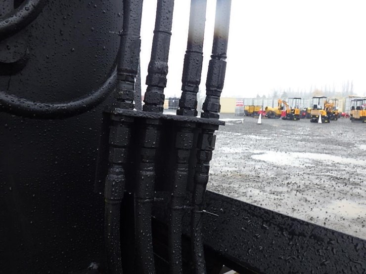 caterpillar-v330b-image-17