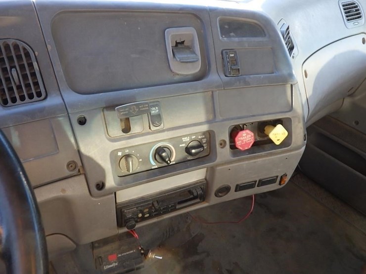 1997-ford-l8513-image-27