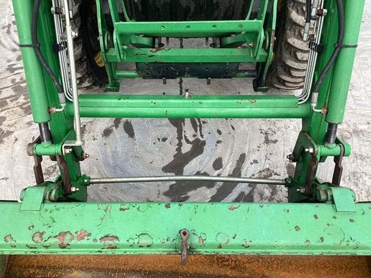 john-deere-3120-image-10