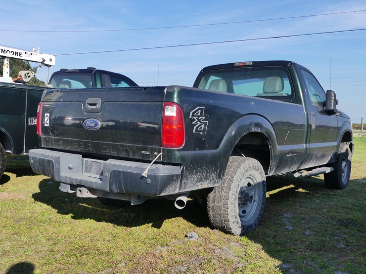 2015-ford-f250-xl-image-4