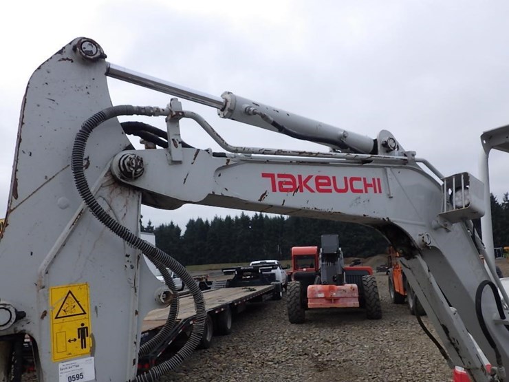 takeuchi-tb230-image-12