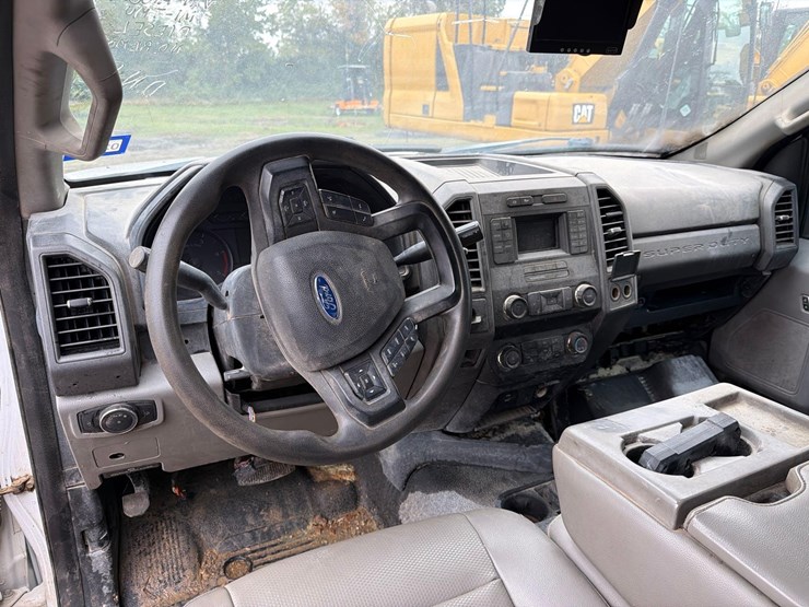 2019-ford-f550-image-25