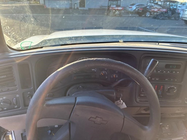 2005-chevrolet-2500-image-12