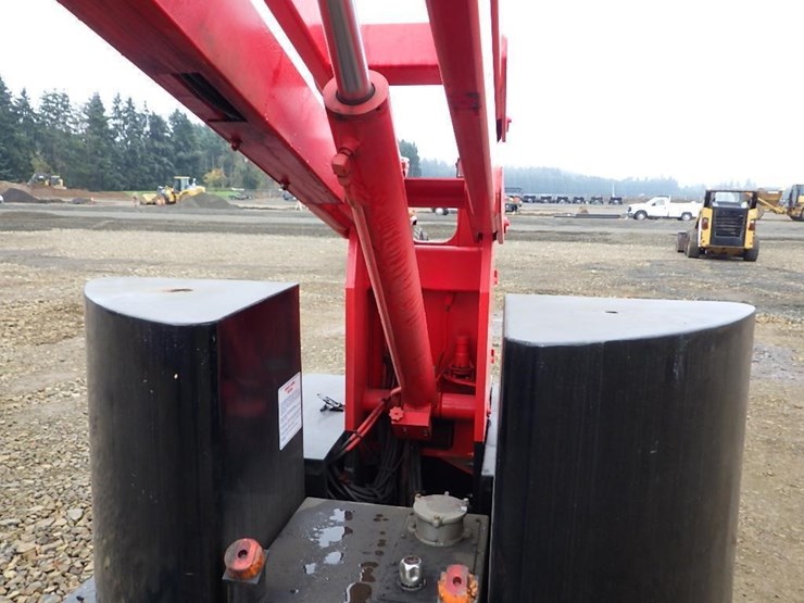 articulating-boom-lift-image-8