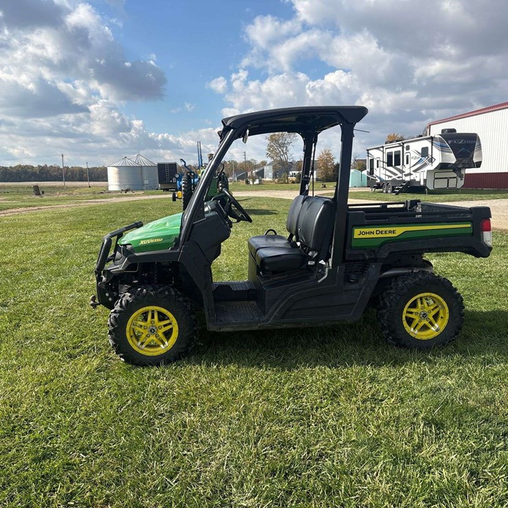 2022 JOHN DEERE GATOR