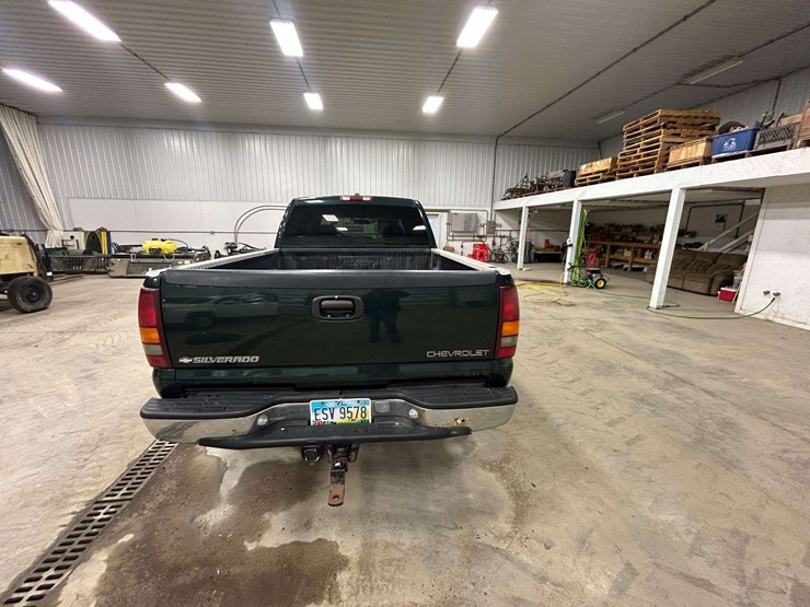 2001-chevrolet-2500-image-3