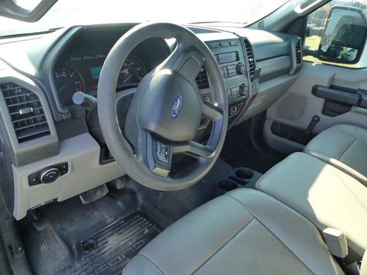 2017-ford-f250-xl-image-10