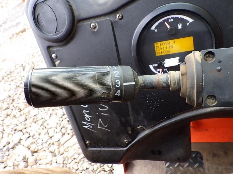 2012-jlg-g10-55a-image-26