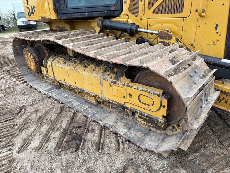 2021-caterpillar-d3-lgp-image-15