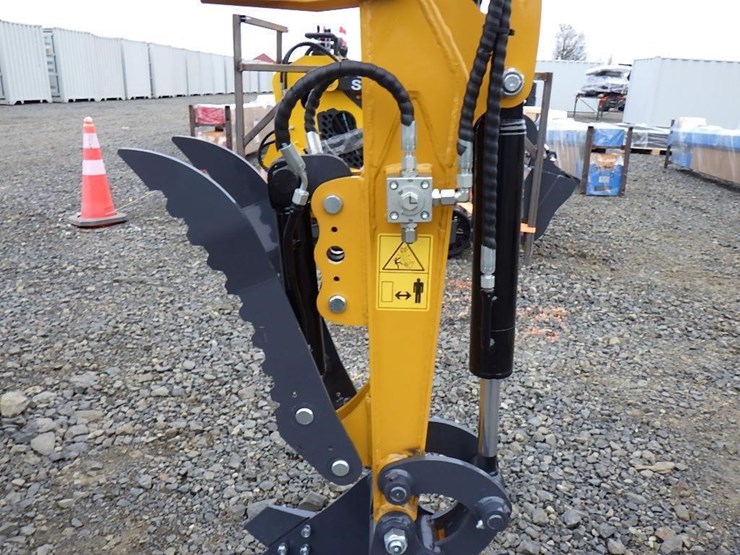 2025-sdlanch-sdle20-hydraulic-excavator-image-13