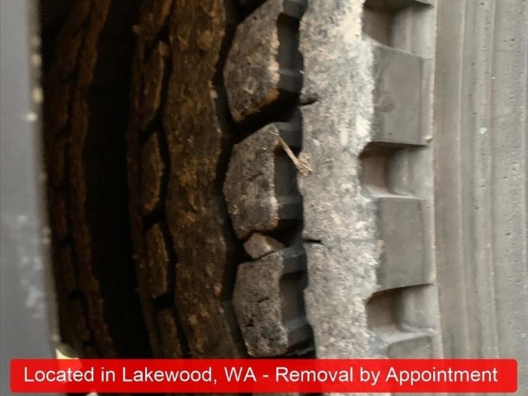 2008-thomas-saf-t-liner-hdx-image-7