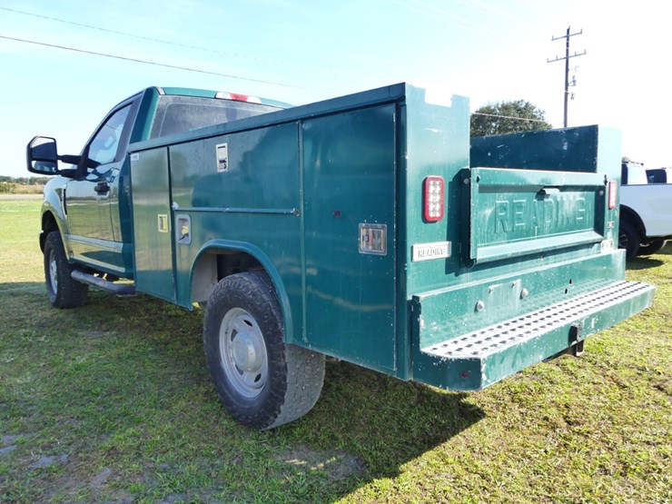 2019-ford-f250-xl-image-3