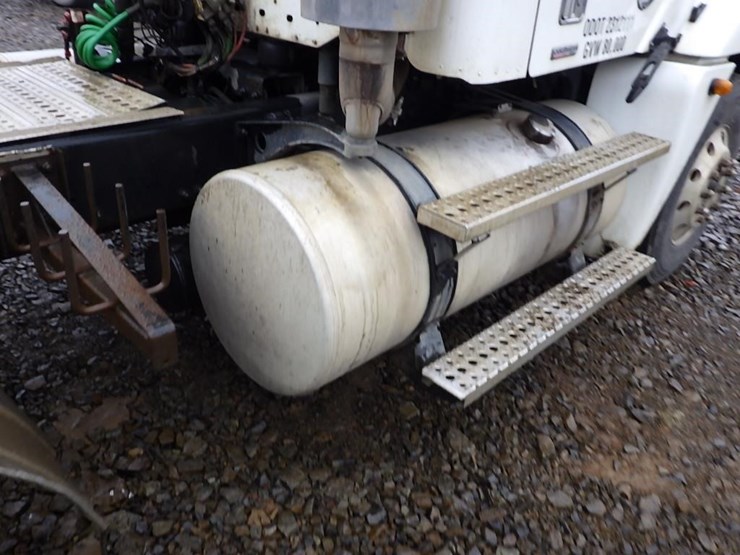 2005-freightliner-columbia-t/a-truck-tractor-image-33