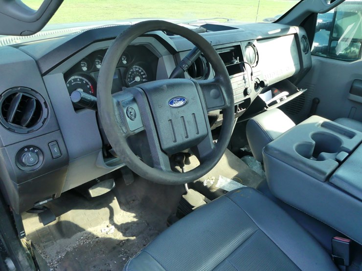 2015-ford-f250-xl-image-10