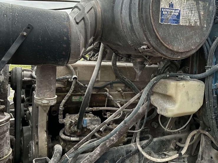 1985-international-s2500-image-13