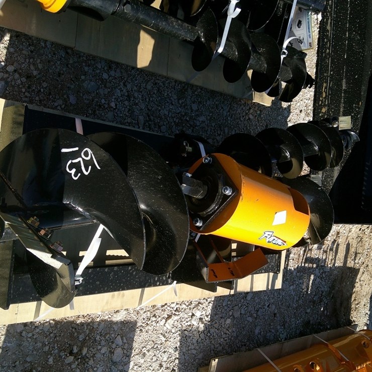 FUTURE PH DIGGER W/ 3 BITS F/ SKID STEER