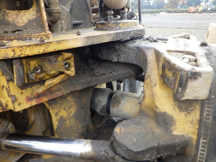 caterpillar-740-image-24