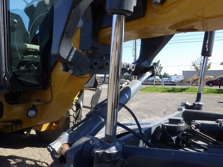 2012-deere-672gp-image-18