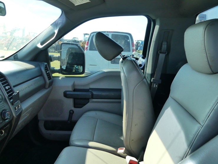 2017-ford-f250-xl-image-11