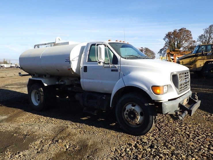 ford-f750-image-2