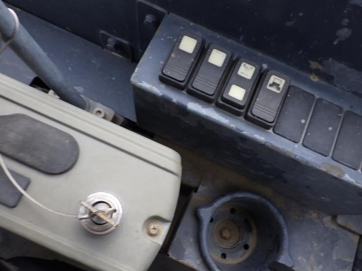 2016-takeuchi-tb230-image-29