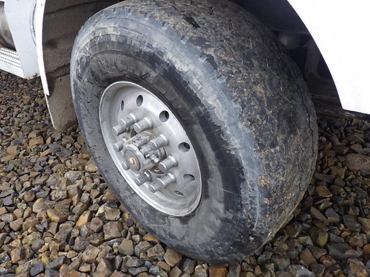 peterbilt-357-image-37