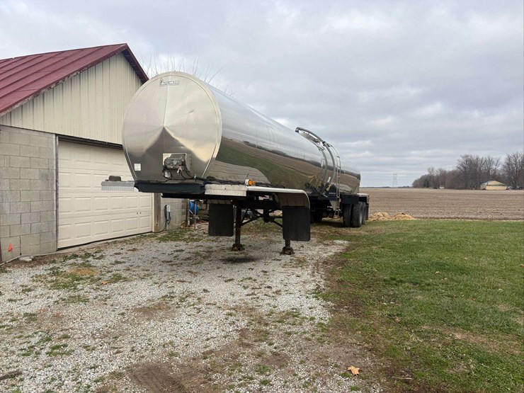 1984-brenner-tanker-trailer-image-4