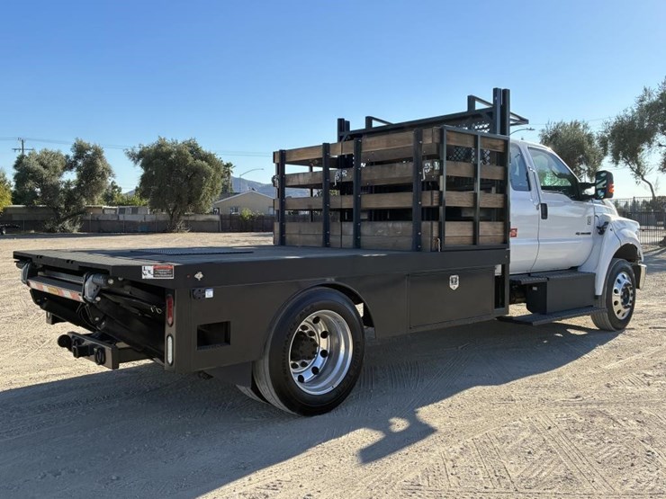 ford-f650-xlt-image-3