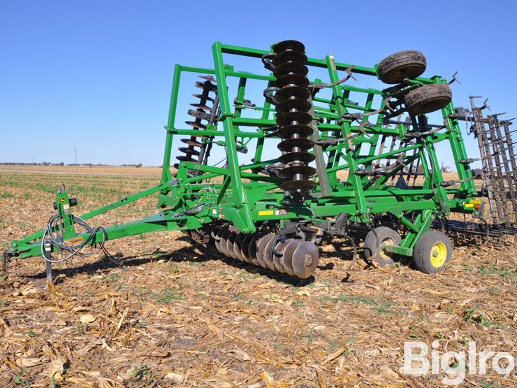 2011-john-deere-2310-image-1
