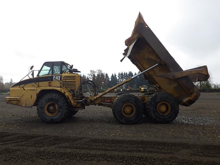 caterpillar-740-image-6