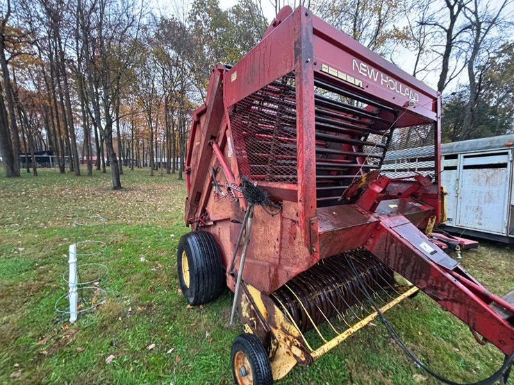 new-holland-851-image-5