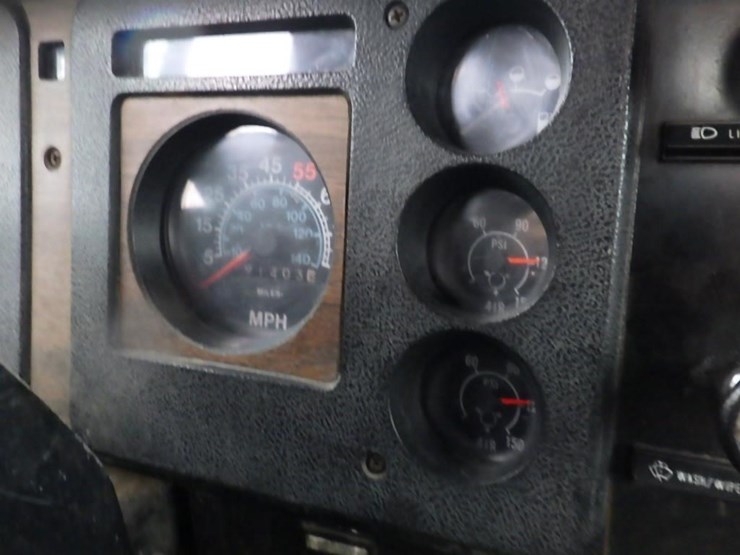 1987-international-1954-17'-s/a-flatbed-truck-image-20