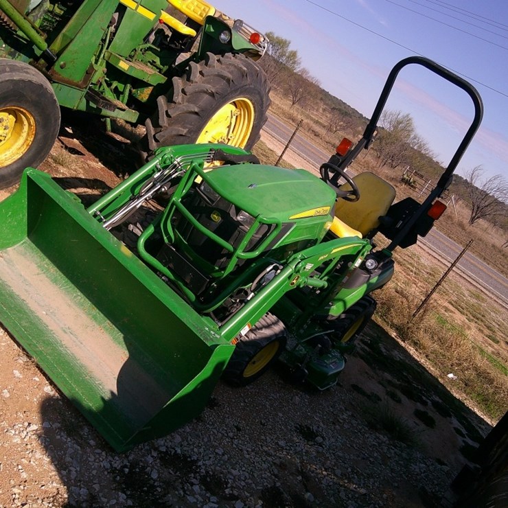 JOHN DEERE 1025R