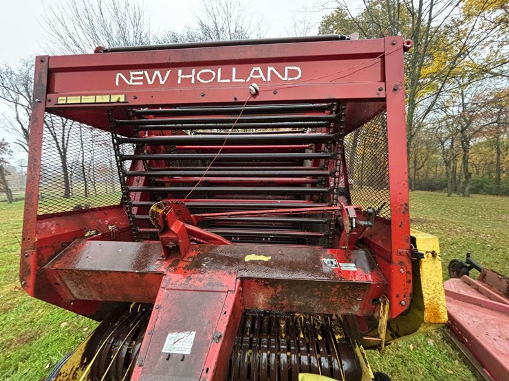new-holland-851-image-2