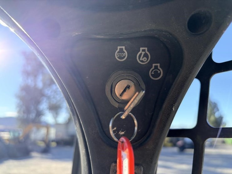 bobcat-s550-image-14