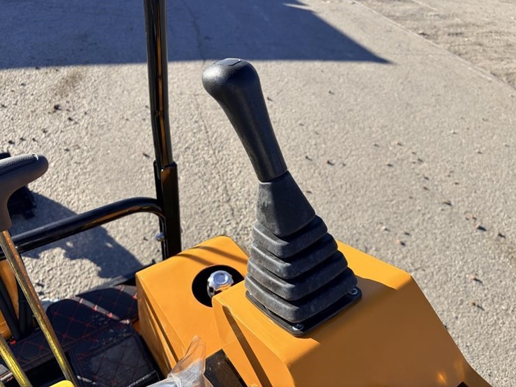 2025-vicsec-vc15-excavator-image-18