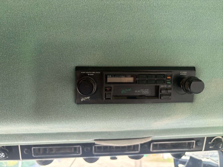 1991-ford-876-image-21