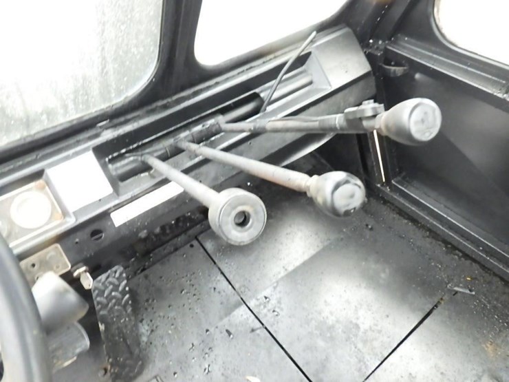 caterpillar-v330b-image-33