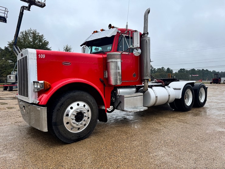 2003-peterbilt-379-image-1
