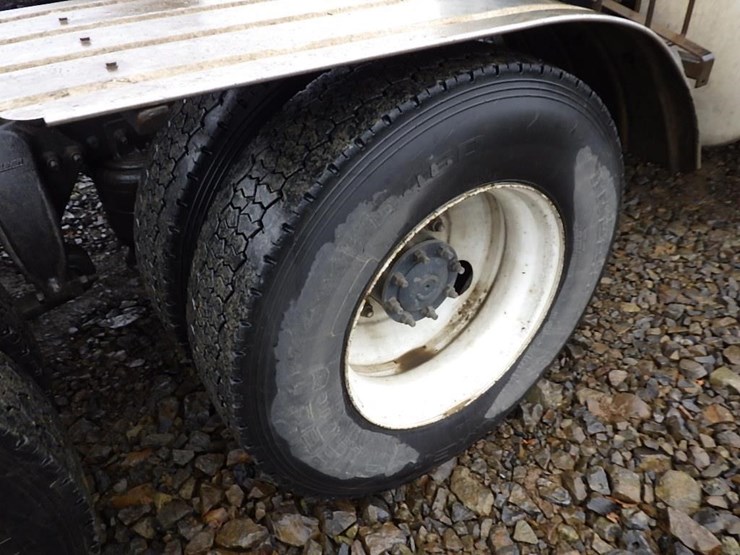 2005-freightliner-columbia-t/a-truck-tractor-image-38