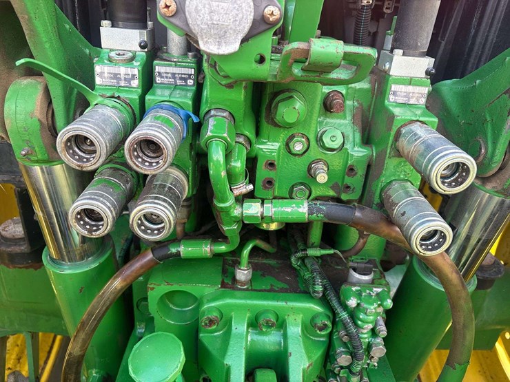 john-deere-7130-image-2