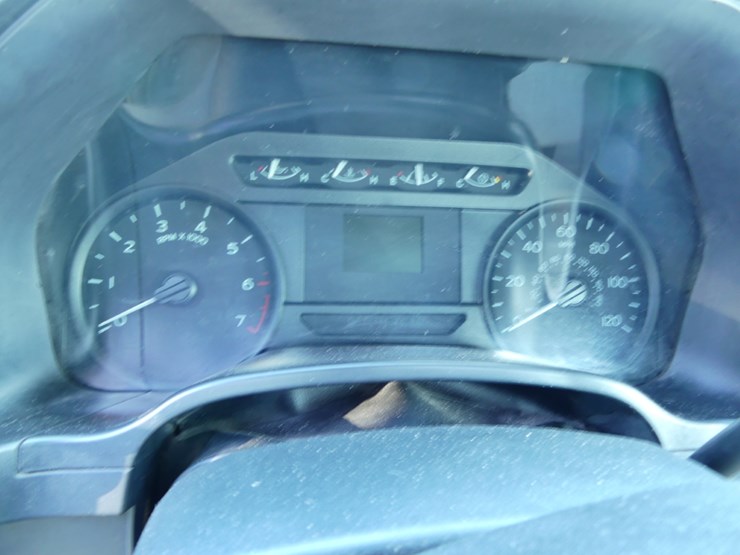 2020-ford-f150-xl-image-12