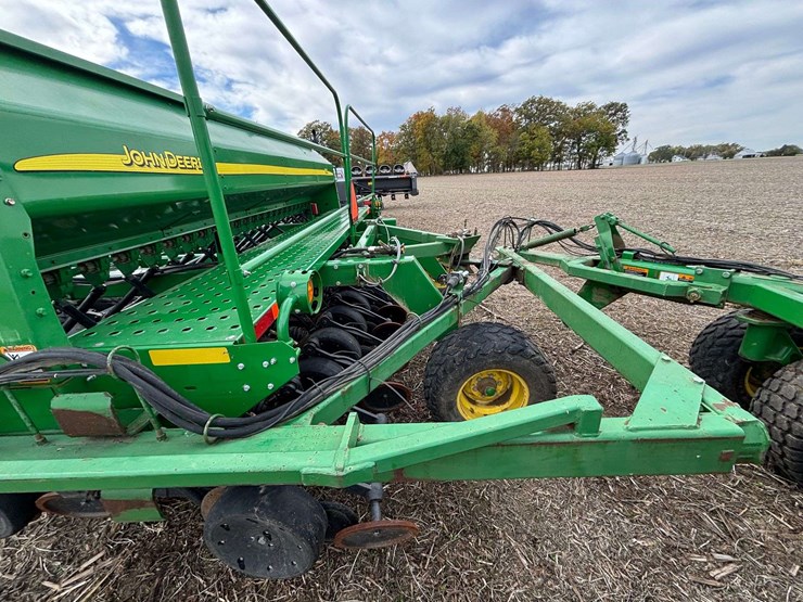 john-deere-1590-image-16