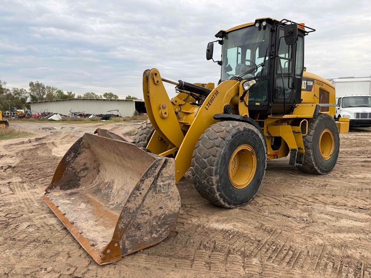 caterpillar-926-image-3