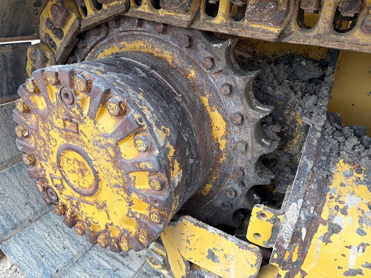 2021-caterpillar-d3-lgp-image-16