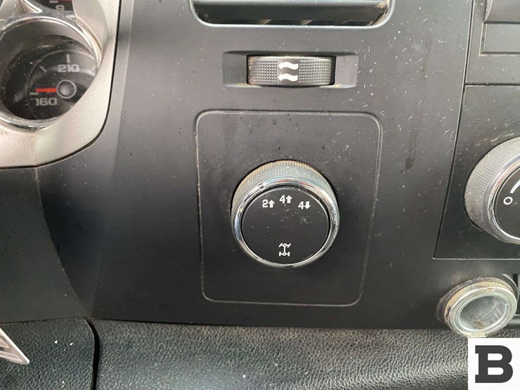 2008-chevrolet-2500-image-35