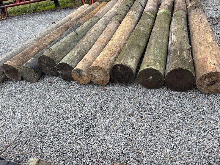 11--assorted-8ft-wooden-post-image-5