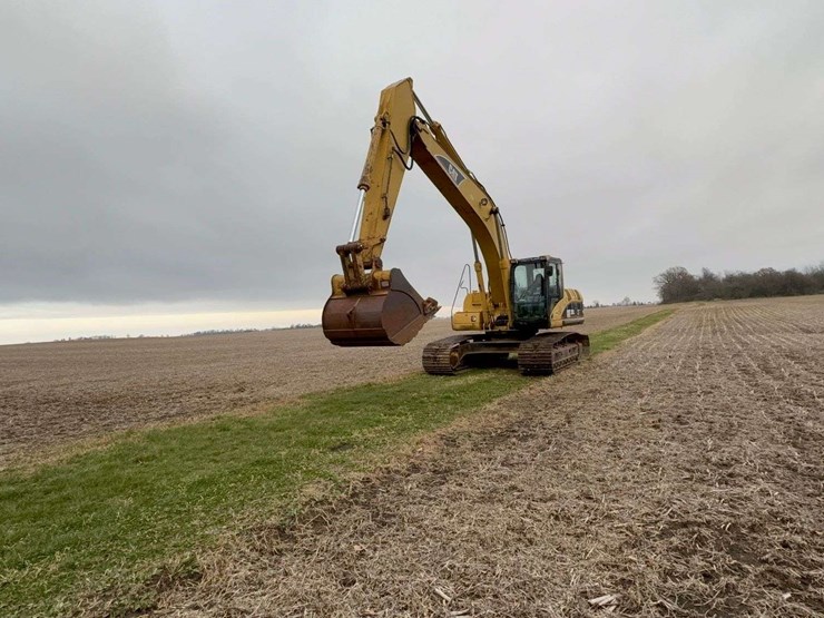 caterpillar-325cl-image-29