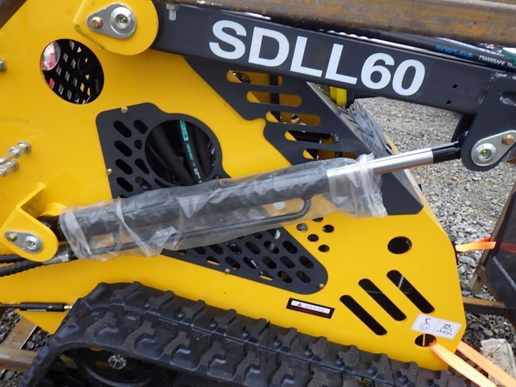2025-sdlanch-sdll60-skid-steer-tracked-loader-image-8